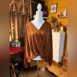 Unbranded wrap top